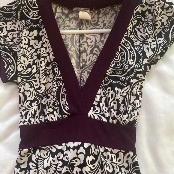 Body central v-neck casual dress size small - Picture 3 of 5